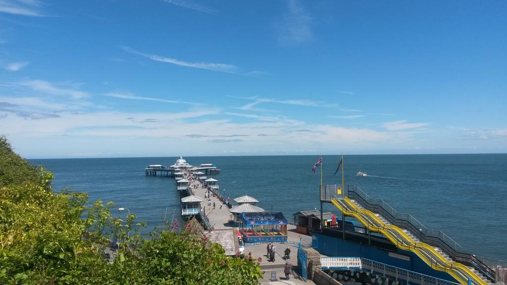 Burleigh Guest House Лландидно Экстерьер фото