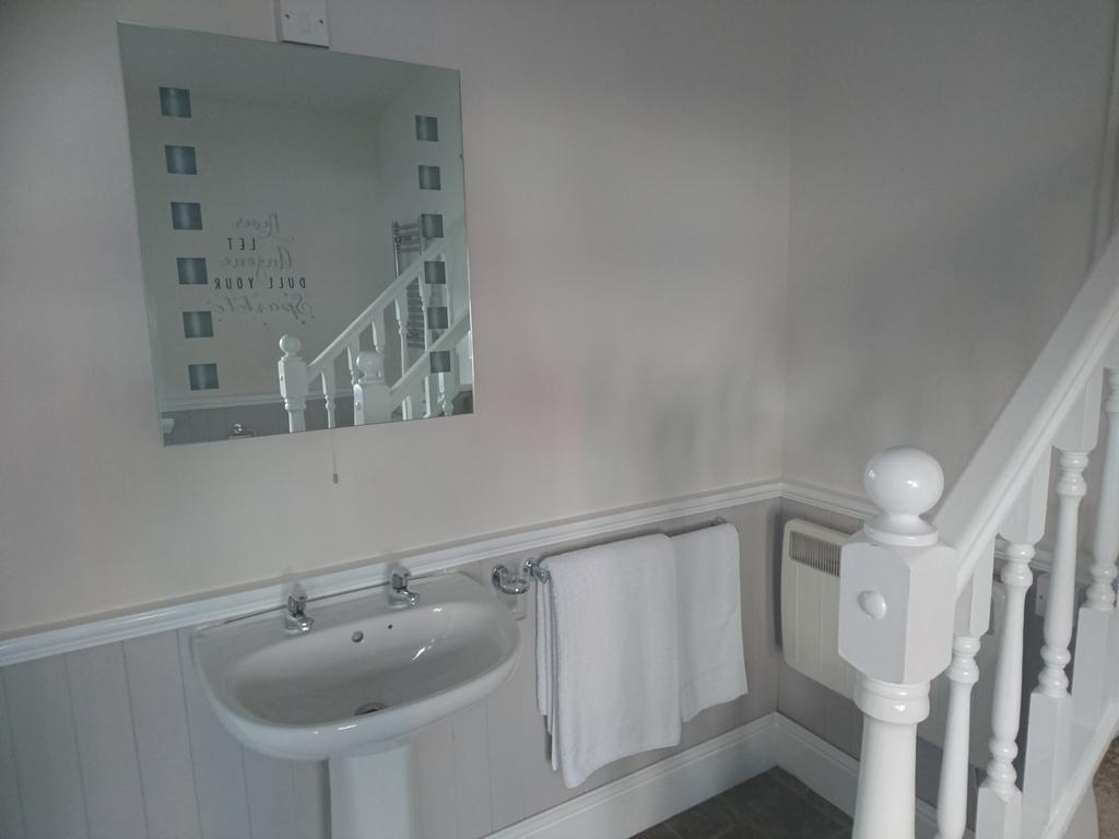 Burleigh Guest House Лландидно Экстерьер фото