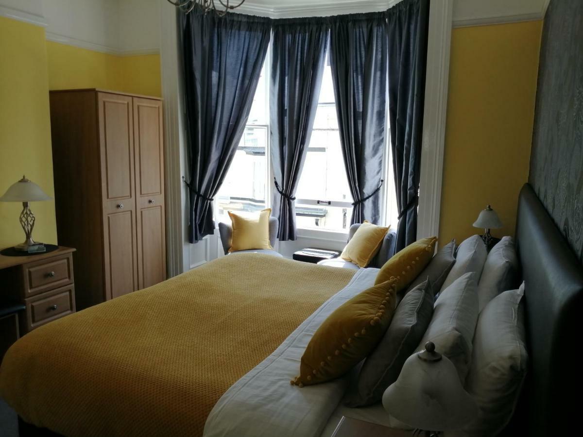 Burleigh Guest House Лландидно Экстерьер фото